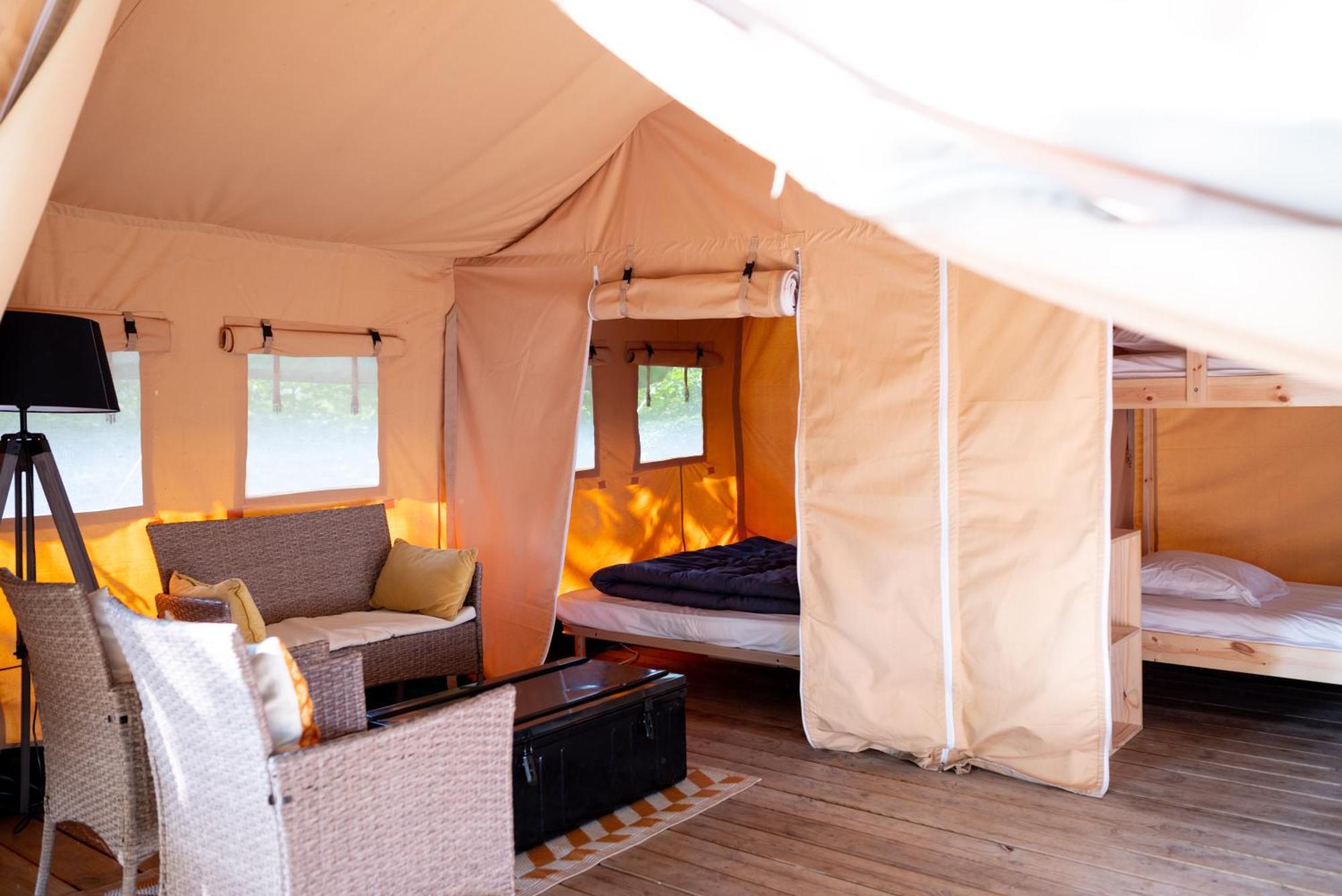 De *** Campingplatz *